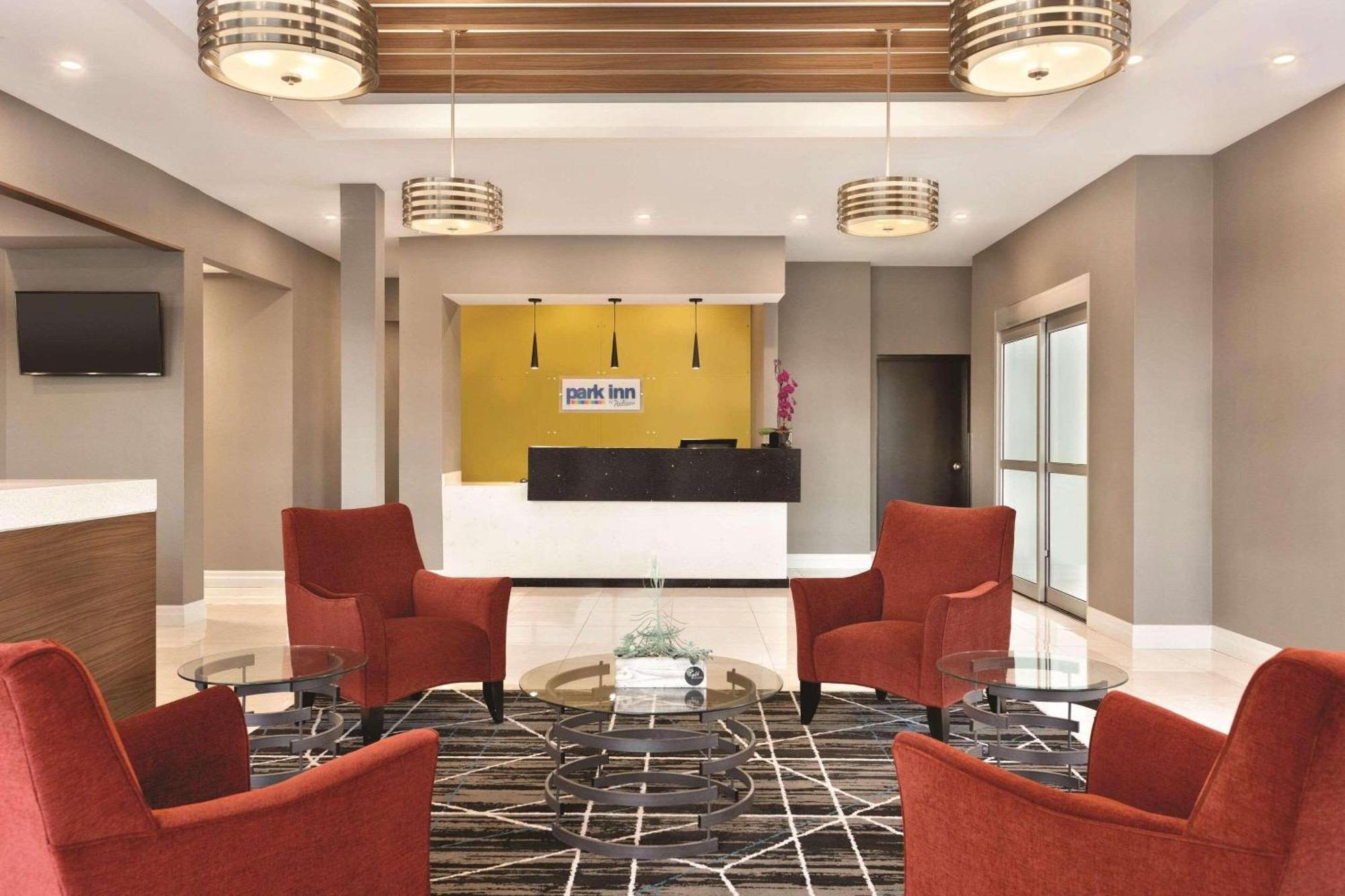 Park Inn By Radisson Brampton, On Eksteriør billede